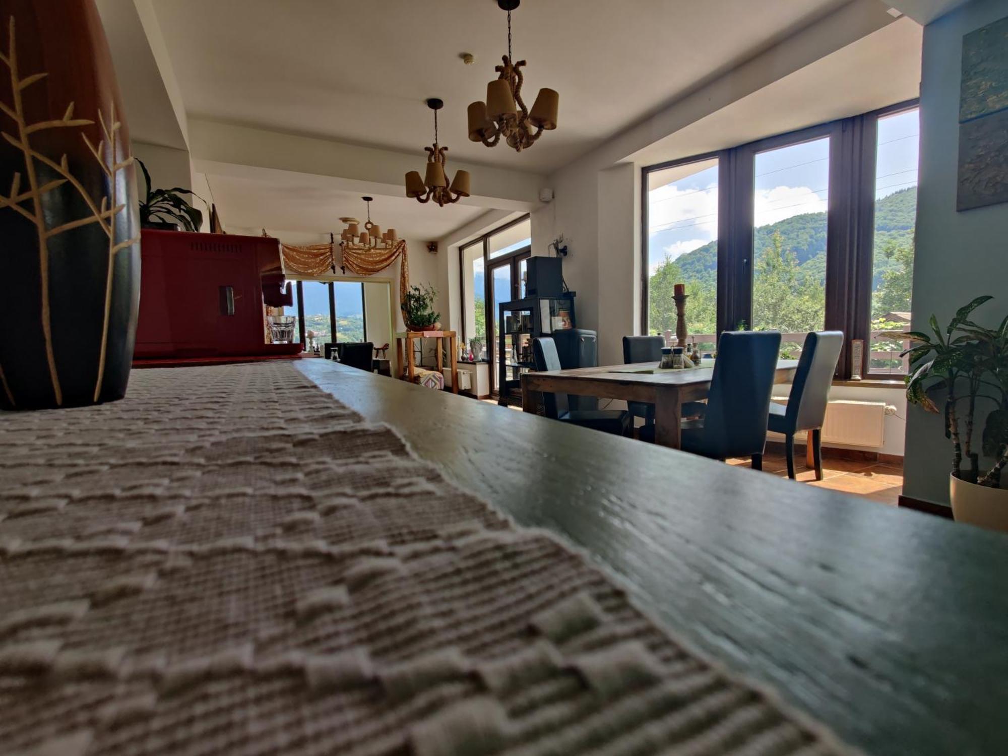 Inspire View Hotel Бран Екстериор снимка