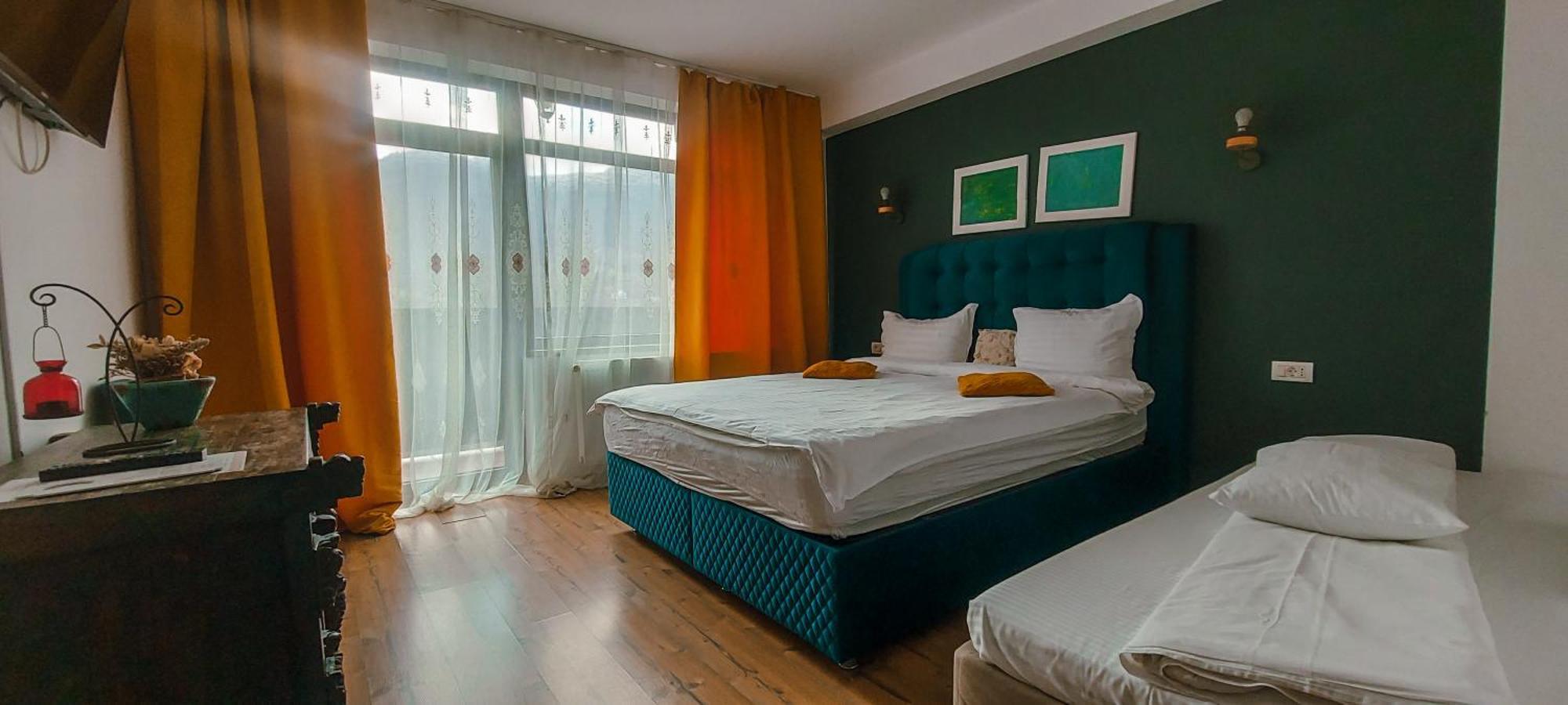Inspire View Hotel Бран Екстериор снимка