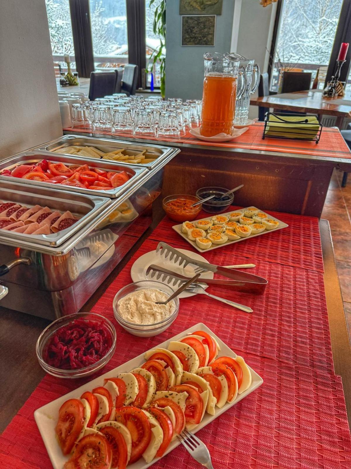 Inspire View Hotel Бран Екстериор снимка