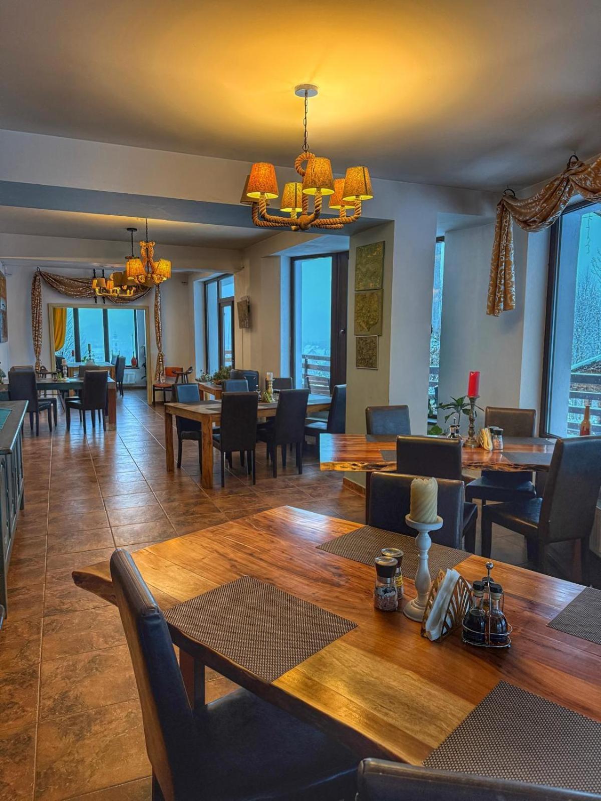 Inspire View Hotel Бран Екстериор снимка